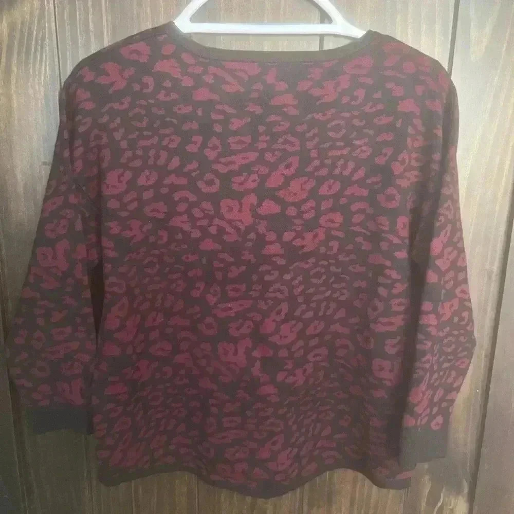 Burgundy Leopard Print Thick High-Low Sweater. Size: Medium - Picture 12 of 12